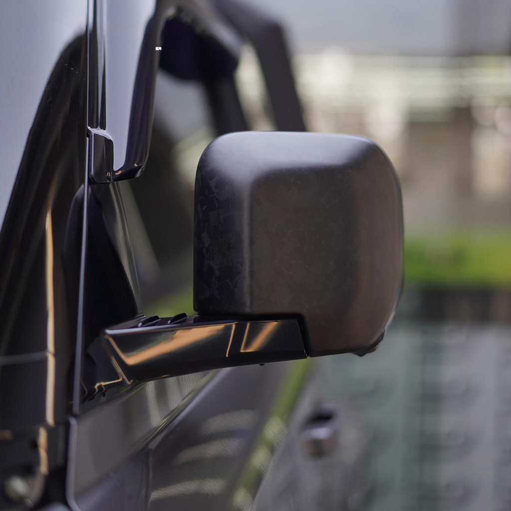 TITANSCHILD – Forged Carbon Spiegelkappen für Land Rover Defender L663 - Hauptbild