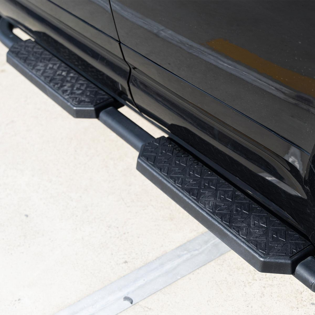 TITANSCHILD – Trittbretter / Side Steps für Land Rover Defender 110 & 130 - Seitenansicht