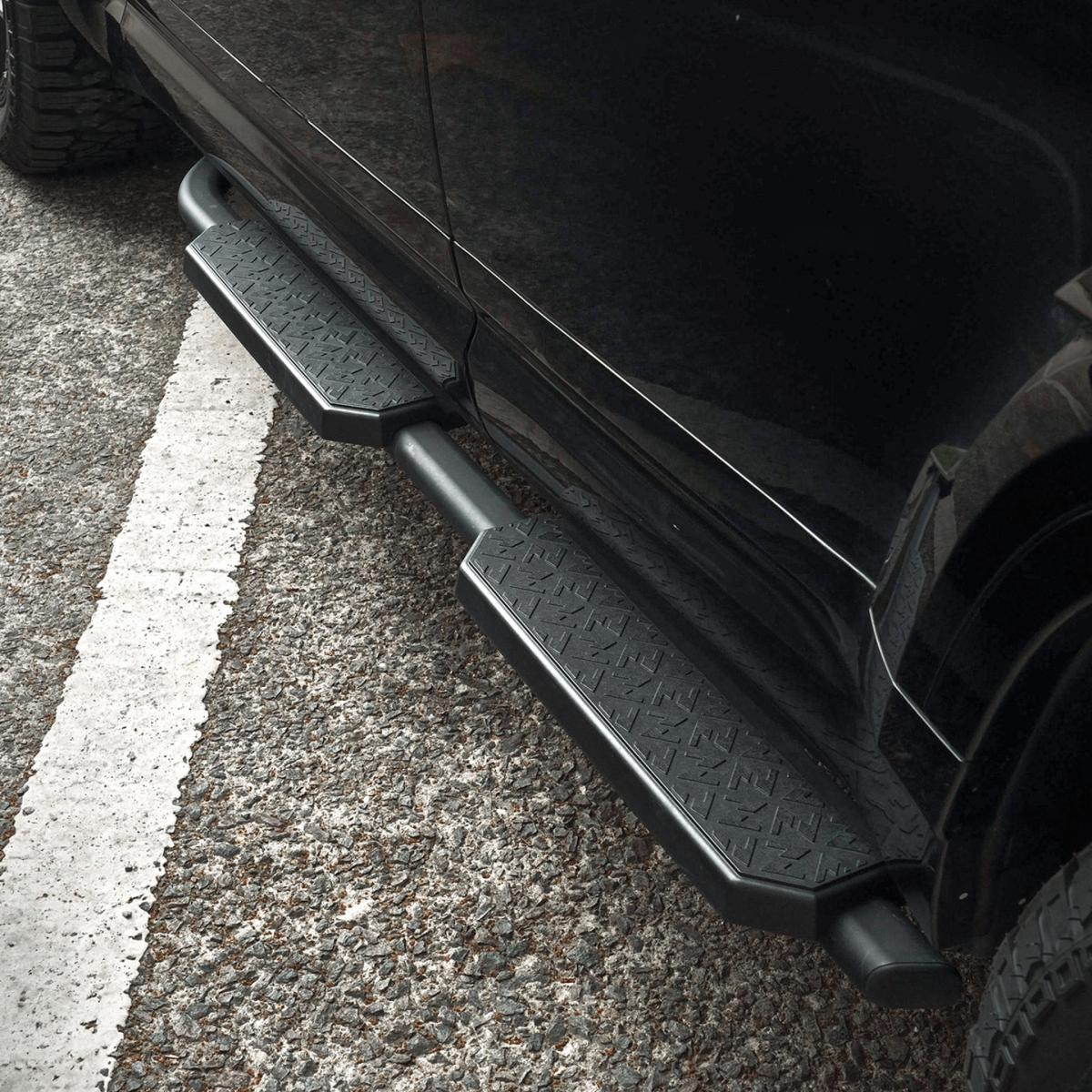 TITANSCHILD – Trittbretter / Side Steps für Land Rover Defender 110 & 130 - Detailansicht