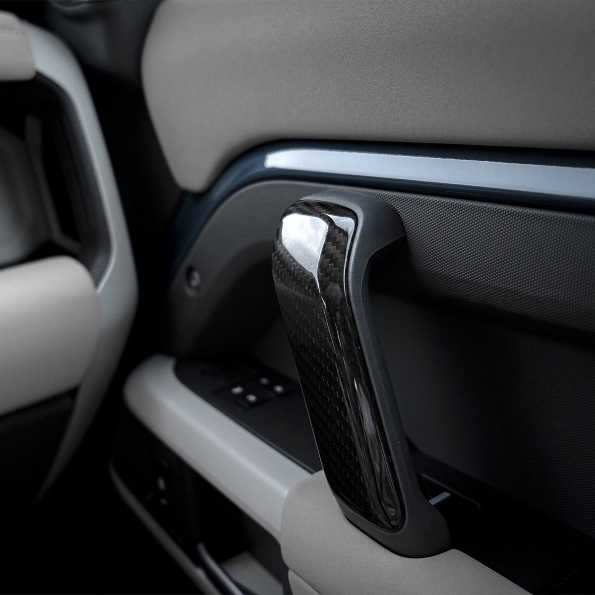 TITANSCHILD – Dashboard Carbon Kit für Defender - Seitenansicht