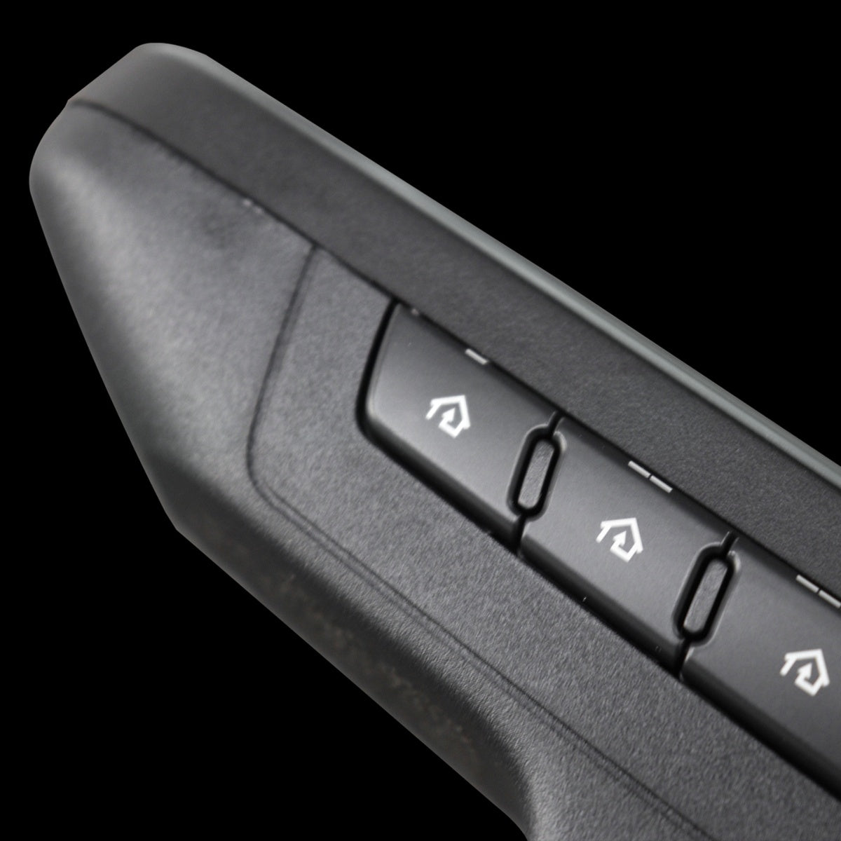 TITANSCHILD – Clearsight Rückspiegel Kamera für Defender - Seitenansicht