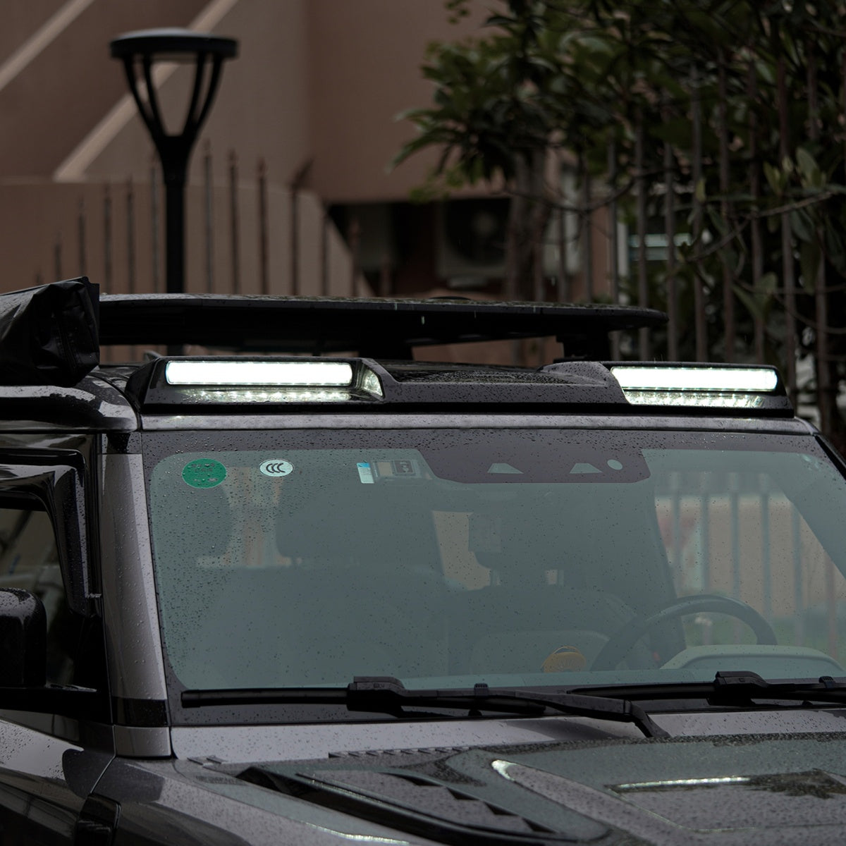 TITANSCHILD – Dachlampe LED Spoiler Light für Defender - Detailansicht