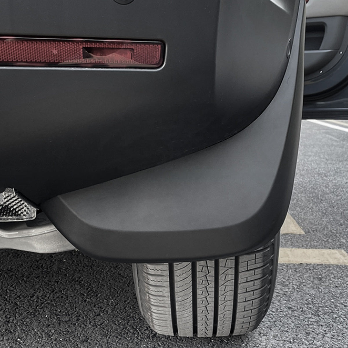 TITANSCHILD – Mud Flaps 4er-Set für Defender - Seitenansicht