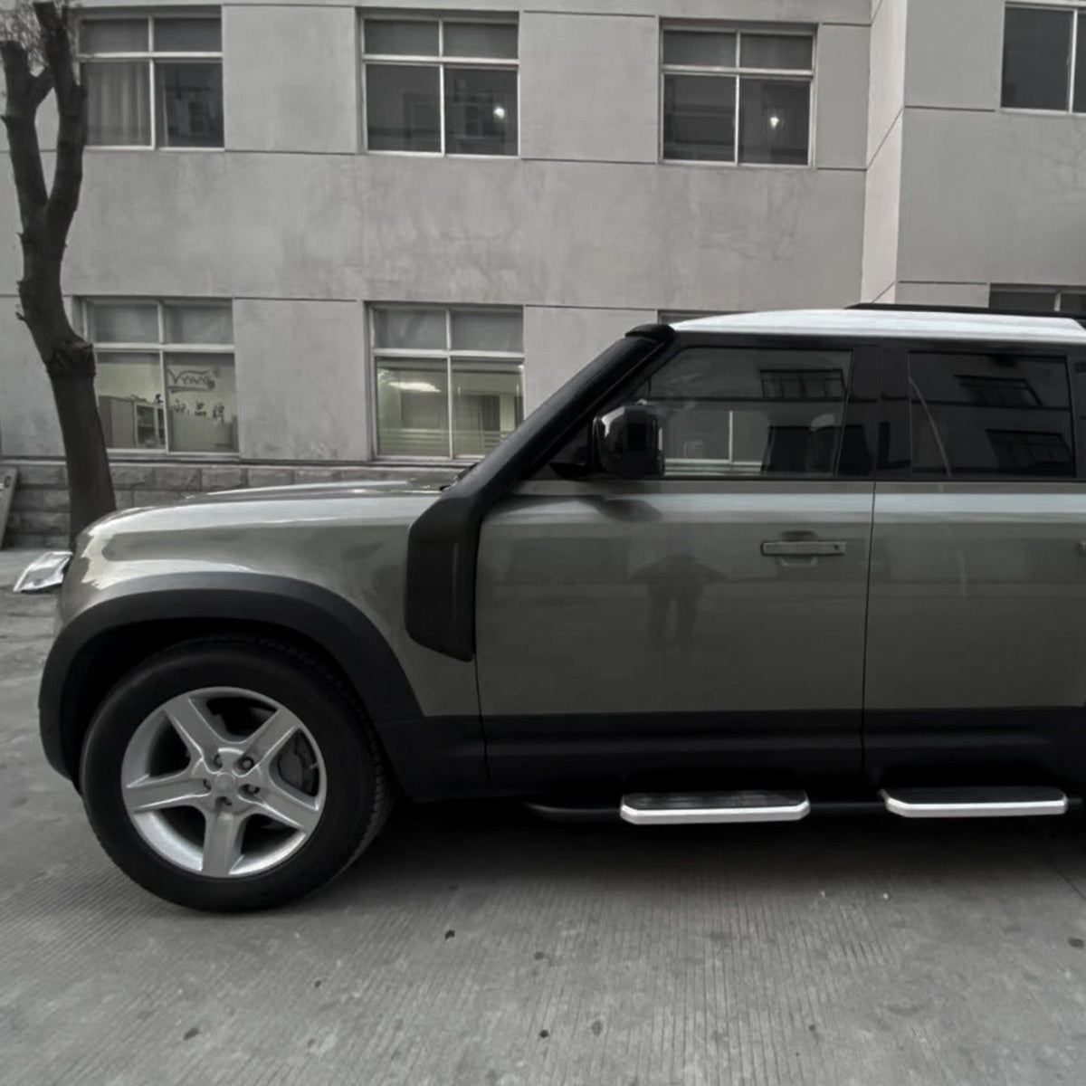 TITANSCHILD – Schnorchel Kit Matt Schwarz für Defender L663 90/110/130 - Seitenansicht