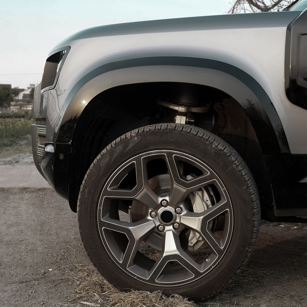 TITANSCHILD – Breite Radlaufverbreiterungen Schwarz für Defender 110 - Nahaufnahme