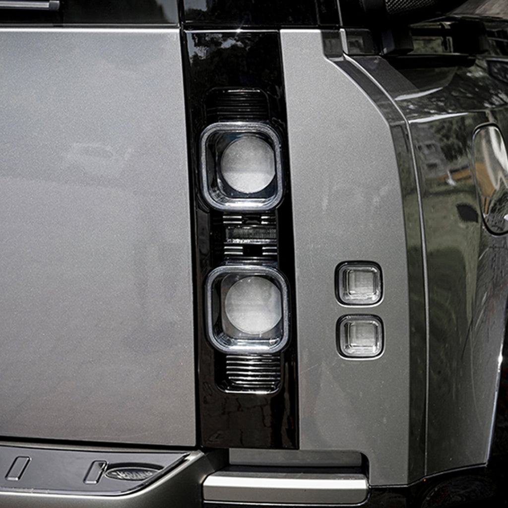 TITANSCHILD – LED Rückleuchten Set für Land Rover Defender - Nahaufnahme