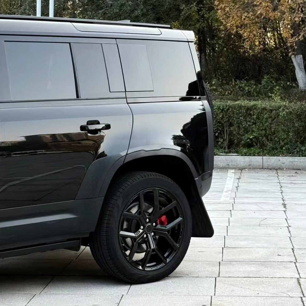 TITANSCHILD – Rote Bremssattelkappen für Land Rover Defender - Nahaufnahme