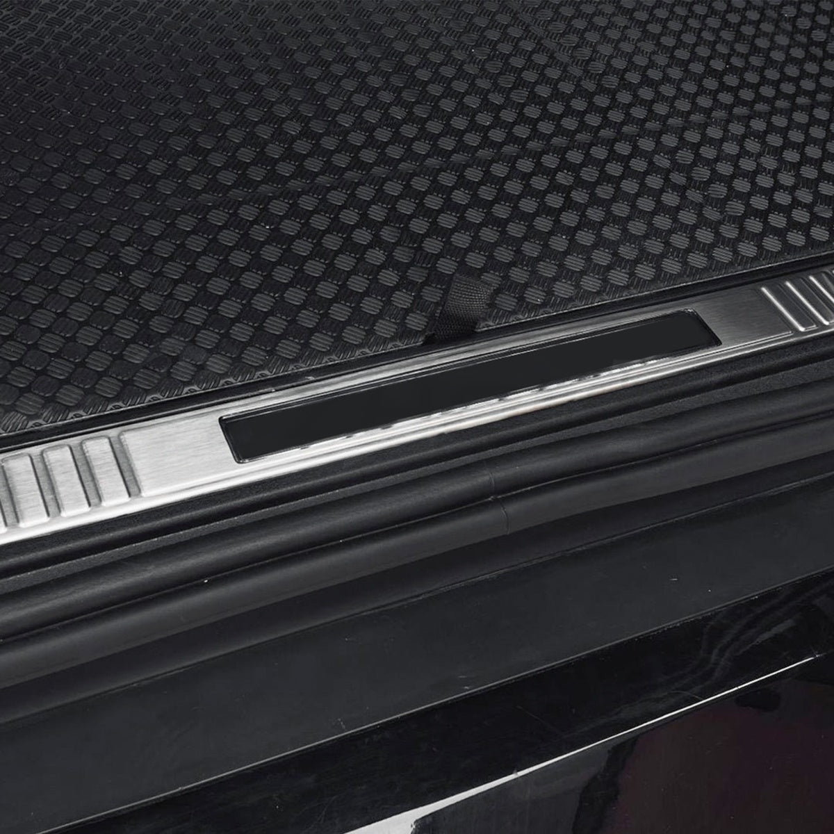 TITANSCHILD – Heckschutzplatte für Defender 90/110 - Nahaufnahme