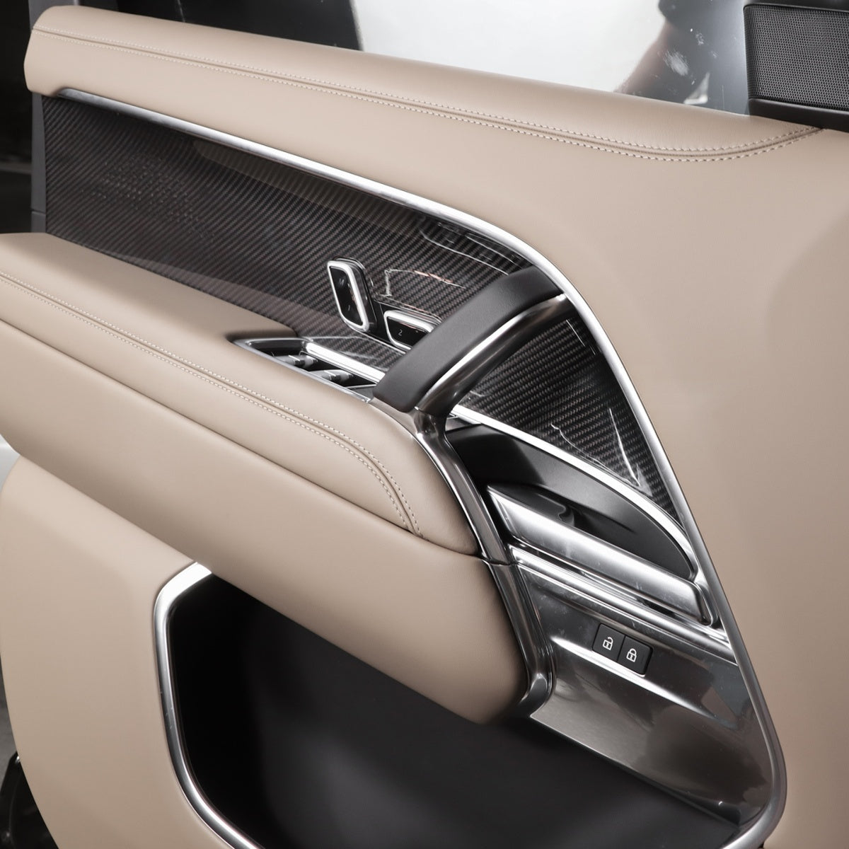 TITANSCHILD – Carbon-Innentürgriffe für Range Rover - Seitenansicht