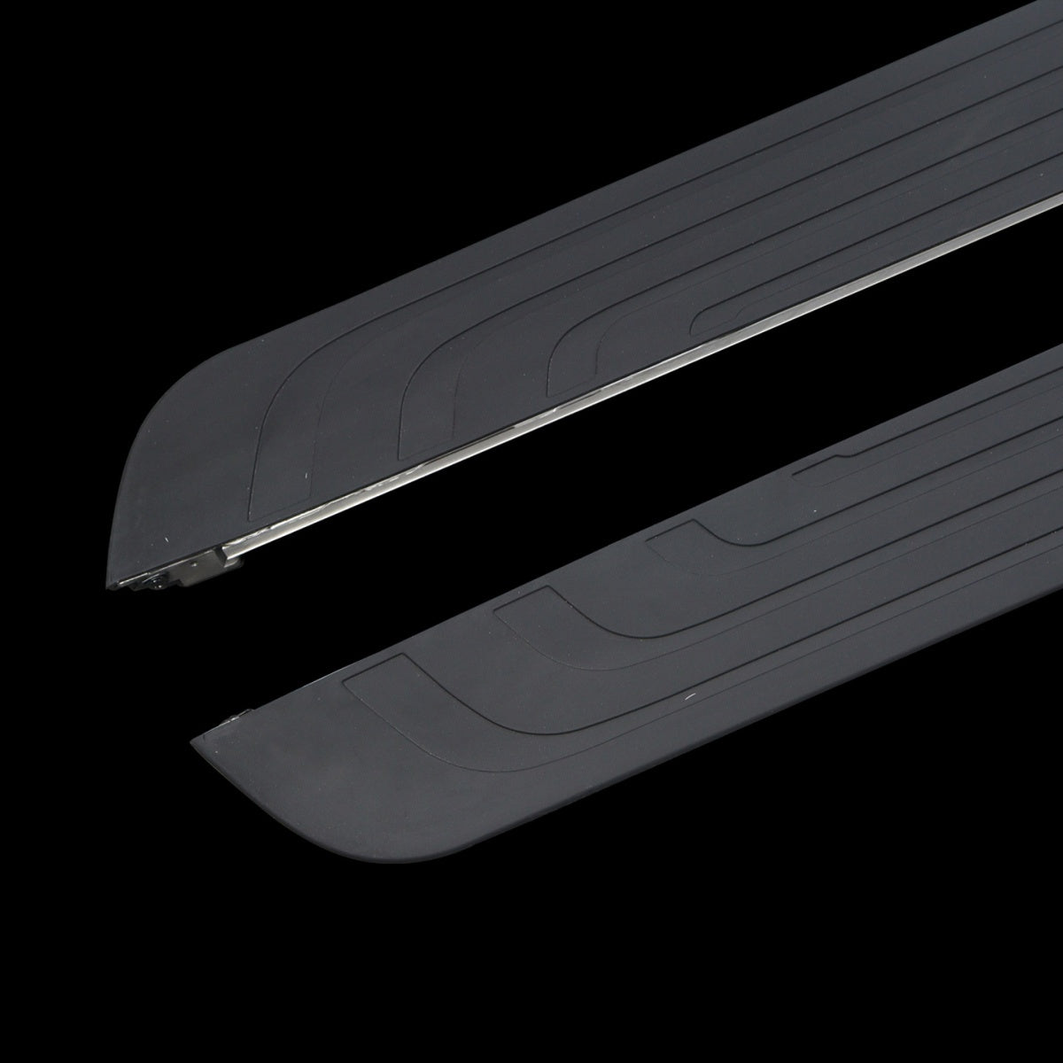 TITANSCHILD – Elektrische Trittbretter Aluminium für Range Rover - Montageansicht