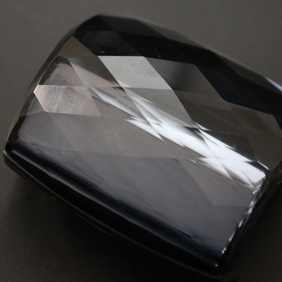 TITANSCHILD – Kristall-Schaltknauf für Range Rover (ab 2022) - Nahaufnahme