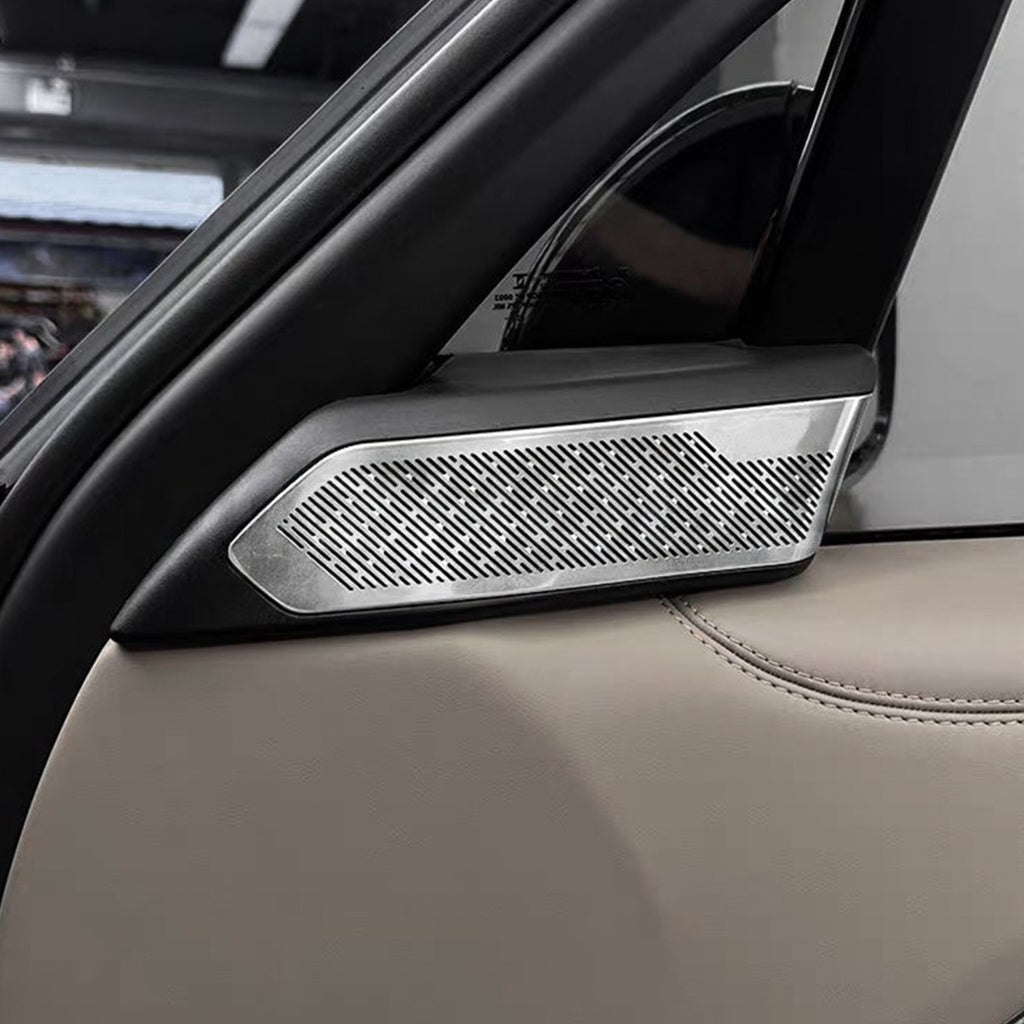TITANSCHILD – Lautsprecherabdeckungen Innenraum für Range Rover (ab 2022) - Seitenansicht
