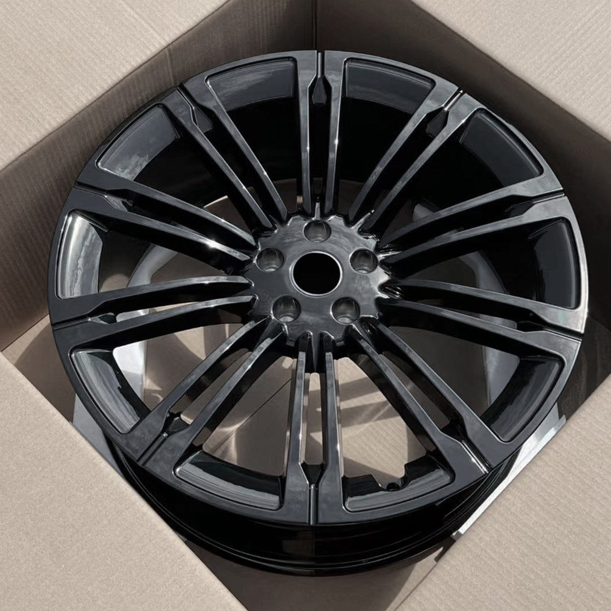 TITANSCHILD – Felgen Drogo 20 Zoll für Range Rover - Nahaufnahme