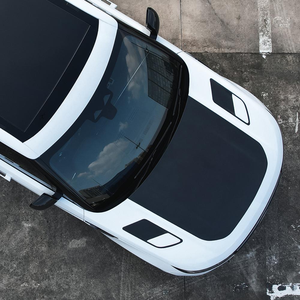 TITANSCHILD – Carbon Motorhaube (SV Design) für Range Rover Sport - Nahaufnahme