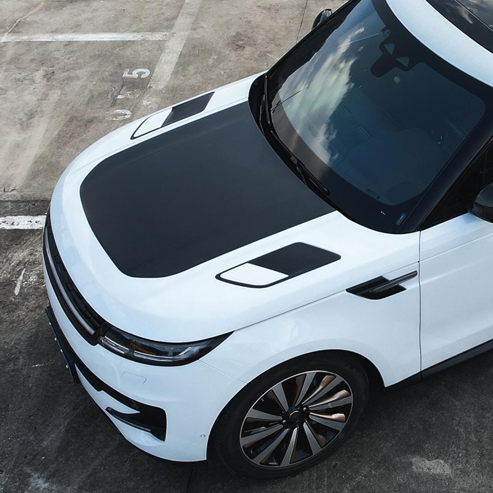 TITANSCHILD – Carbon Motorhaube (SV Design) für Range Rover Sport - Seitenansicht