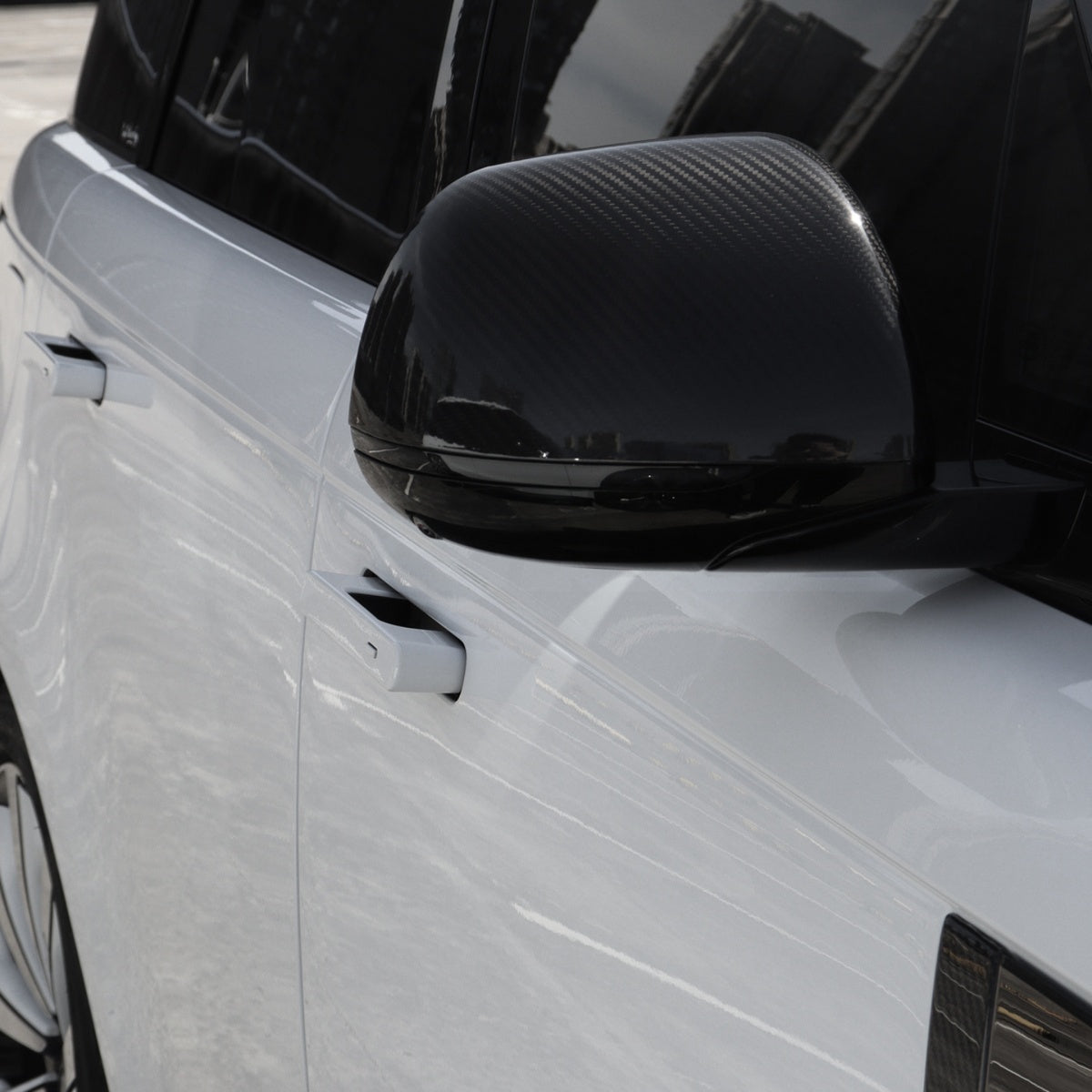 TITANSCHILD – Carbon Spiegelkappen für Range Rover Sport - Nahaufnahme