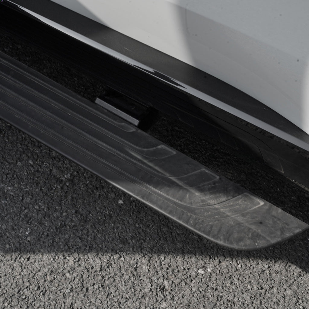 TITANSCHILD – Elektrische Seitentritte für Range Rover Sport - Seitenansicht
