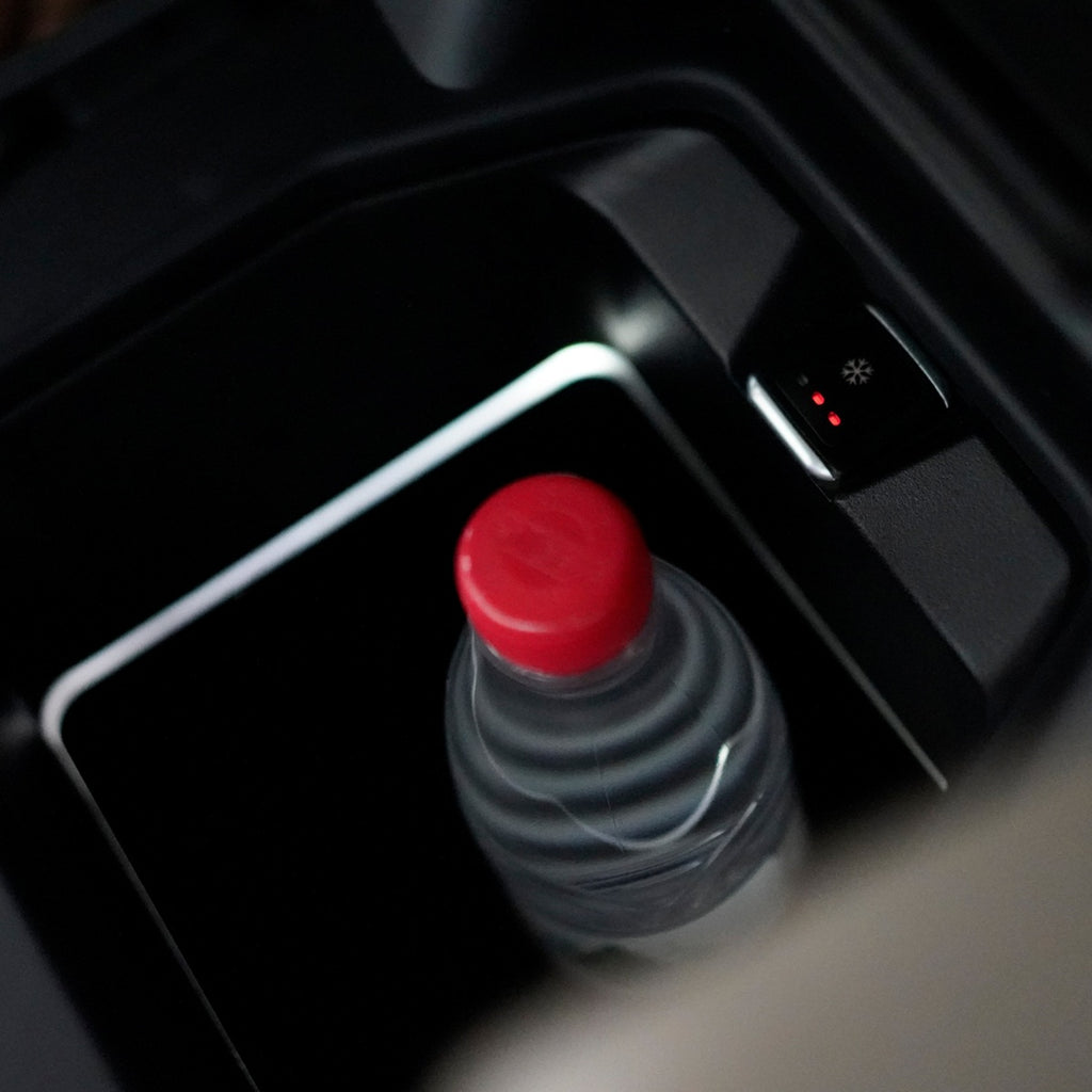 TITANSCHILD – Mini-Kühlschrank Armlehnen-Integration für Range Rover Sport - Seitenansicht