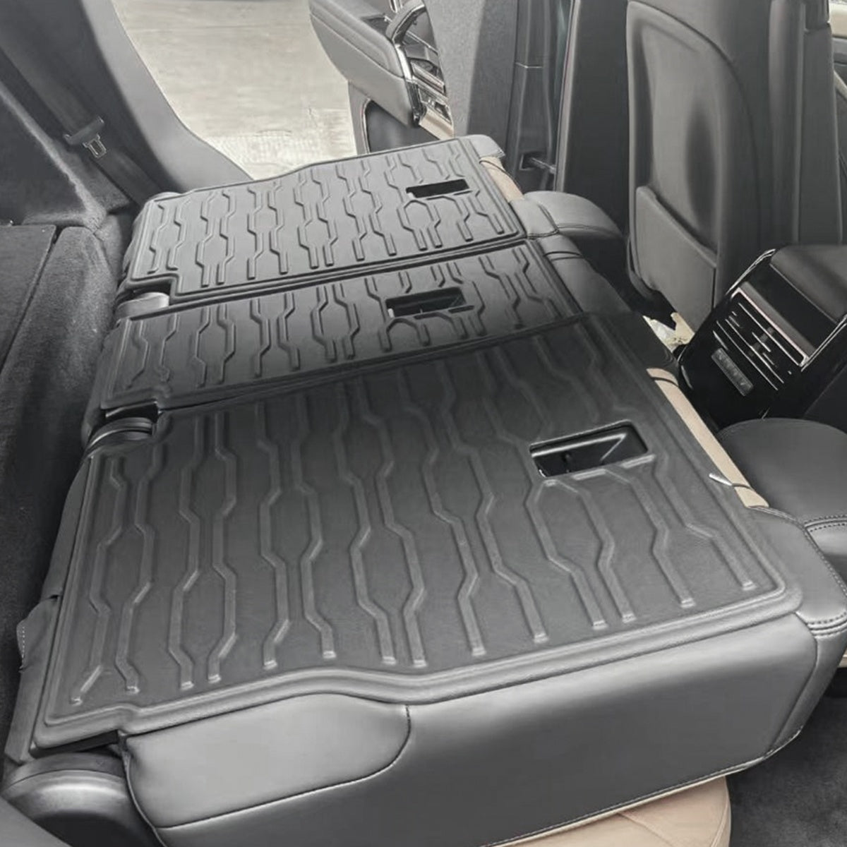 TITANSCHILD – Rücksitzmatte für Range Rover Sport - Seitenansicht
